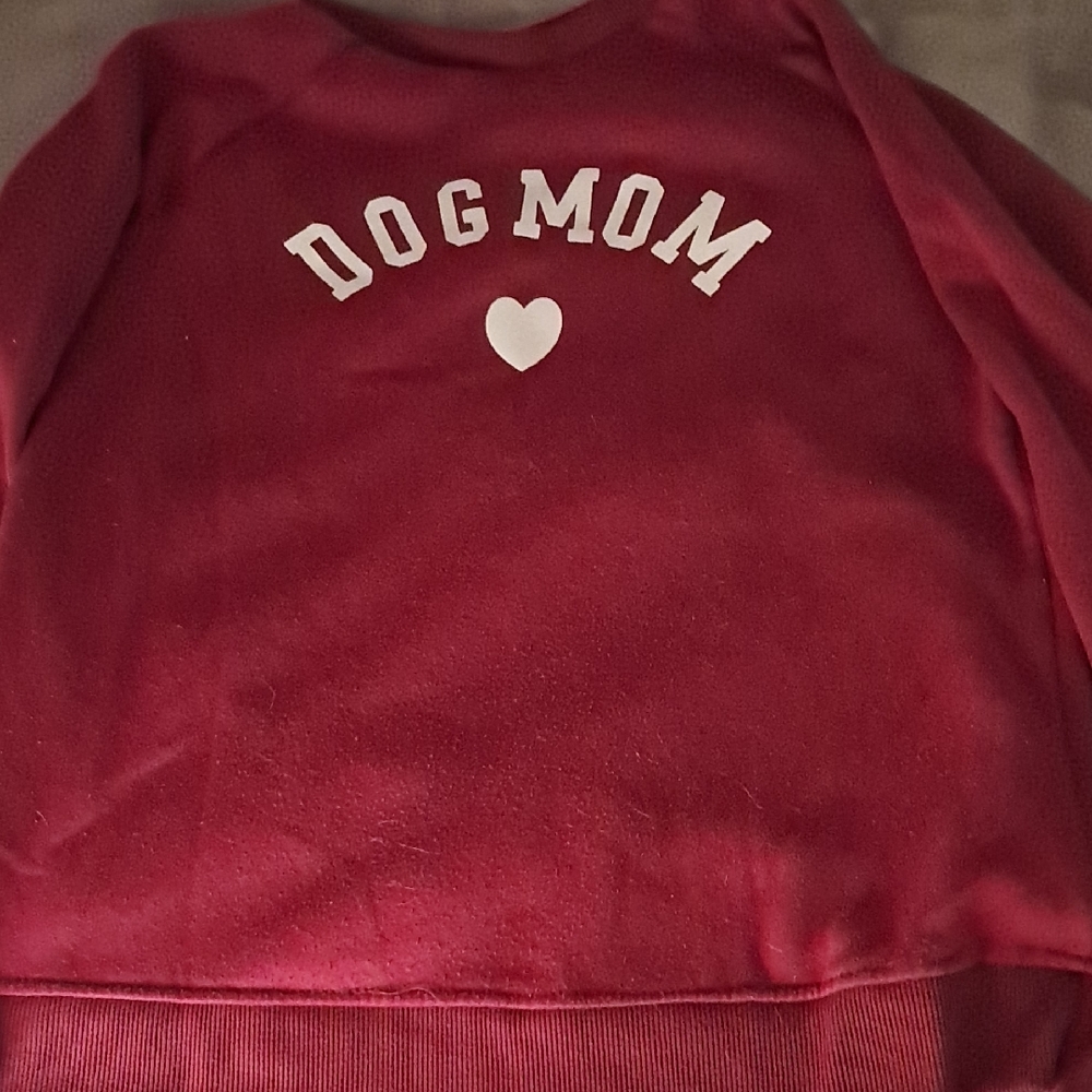 Red 'Dog Mom' Sweatshirt